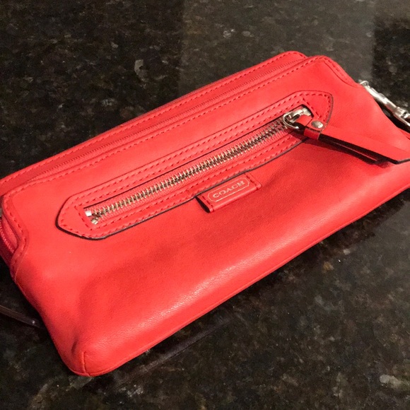 Coach clutch - Picture 1 of 8